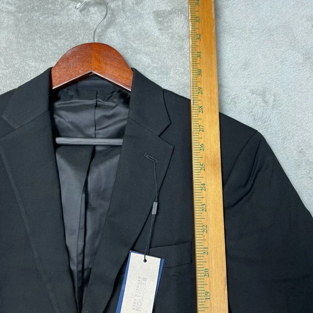 Kenneth Cole Reaction Men's 38 Regular Two-Button Black Suit Jacket L1310